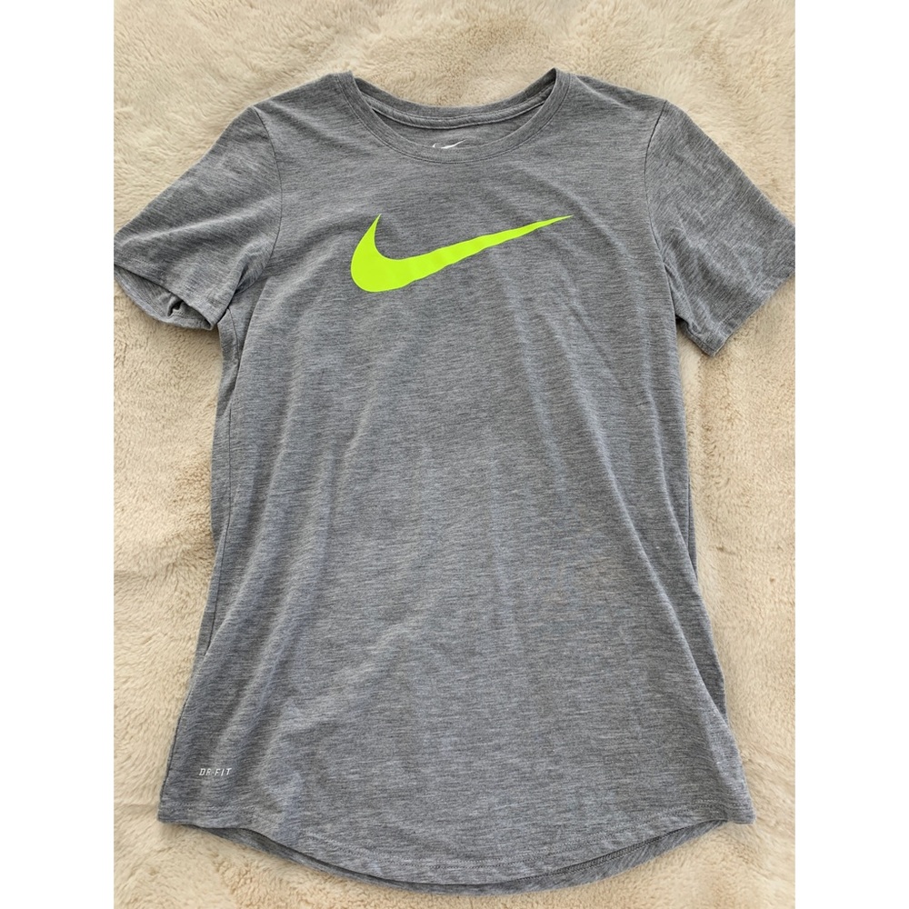 Nike Dry Fit Women’s Tee!